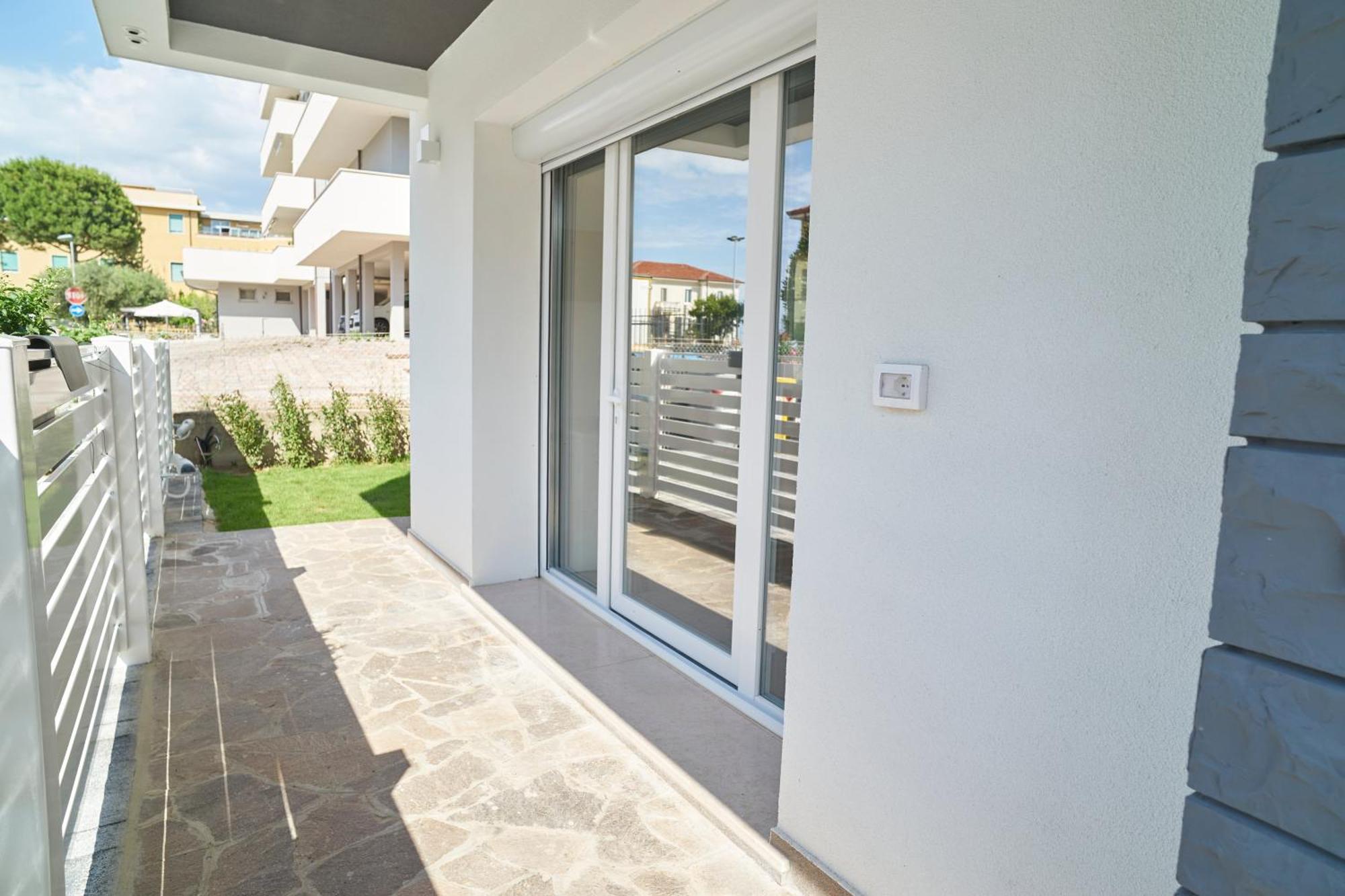Villa Borghesi Suites Fronte Mare Rimini Exterior foto