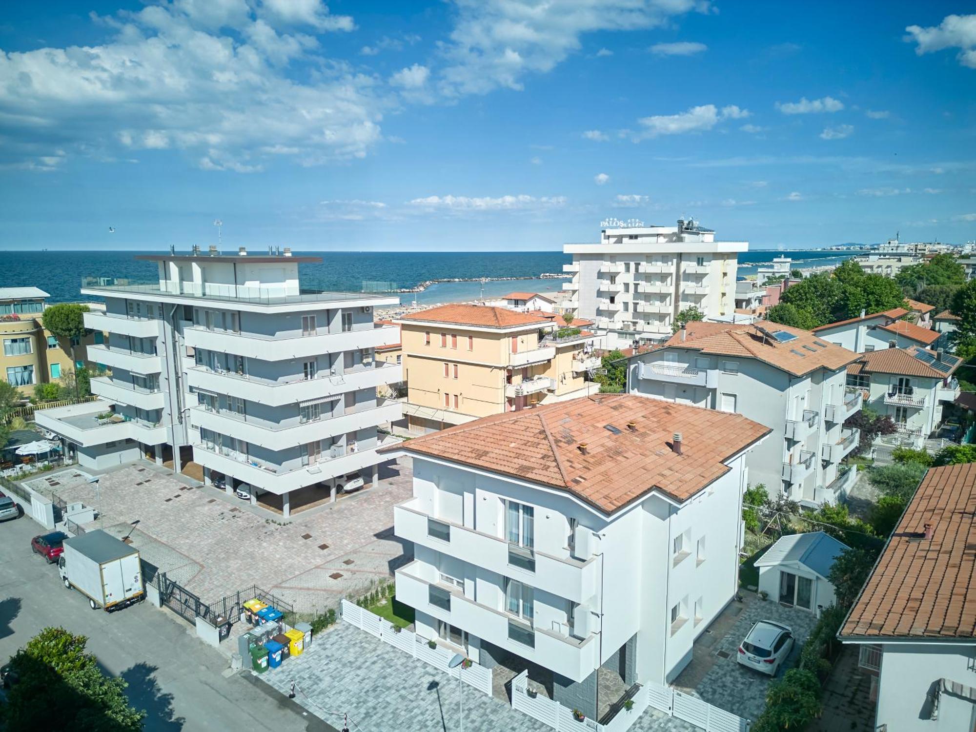 Villa Borghesi Suites Fronte Mare Rimini Exterior foto